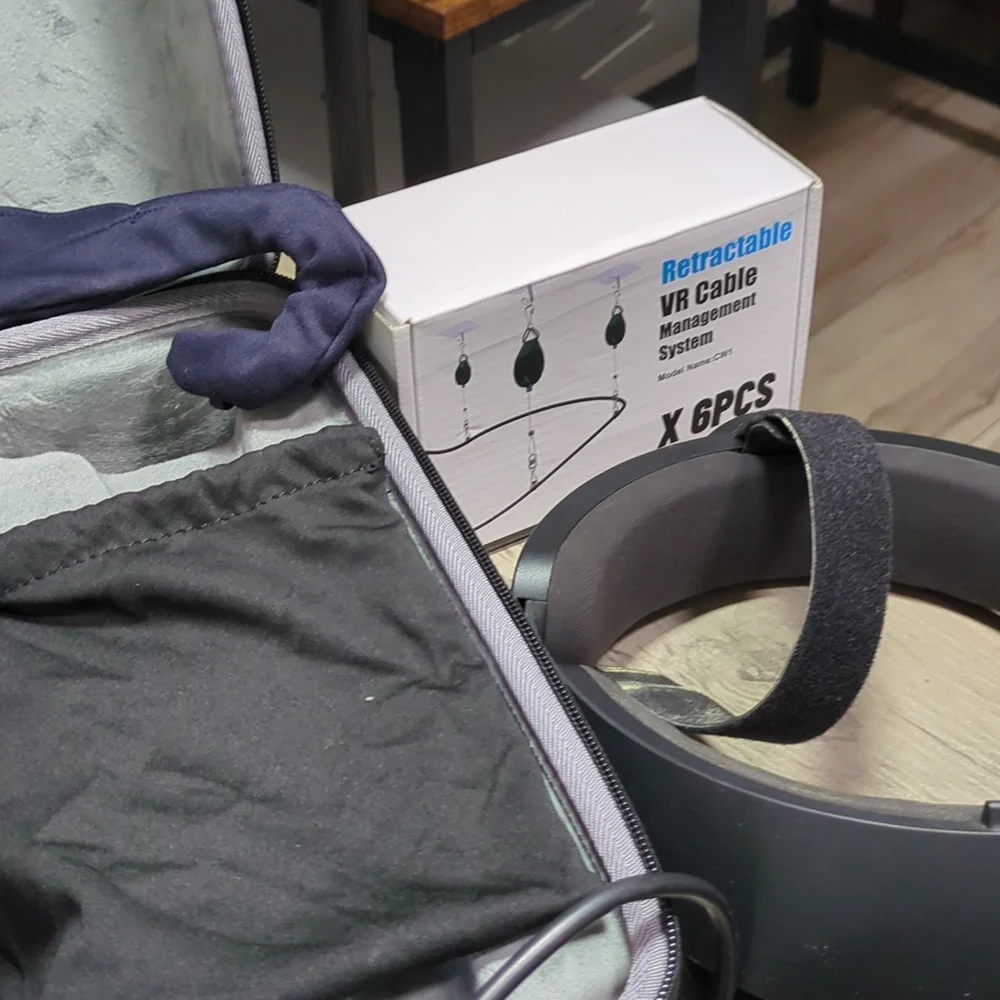 VR Headset Version 1 Oculus Rift S With Cables, Cable Management, And Other!!